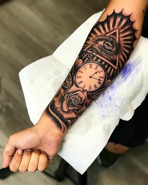 tatuaggio uomo braccio|Il significato dei tatuaggi maschili sul braccio: descrizione